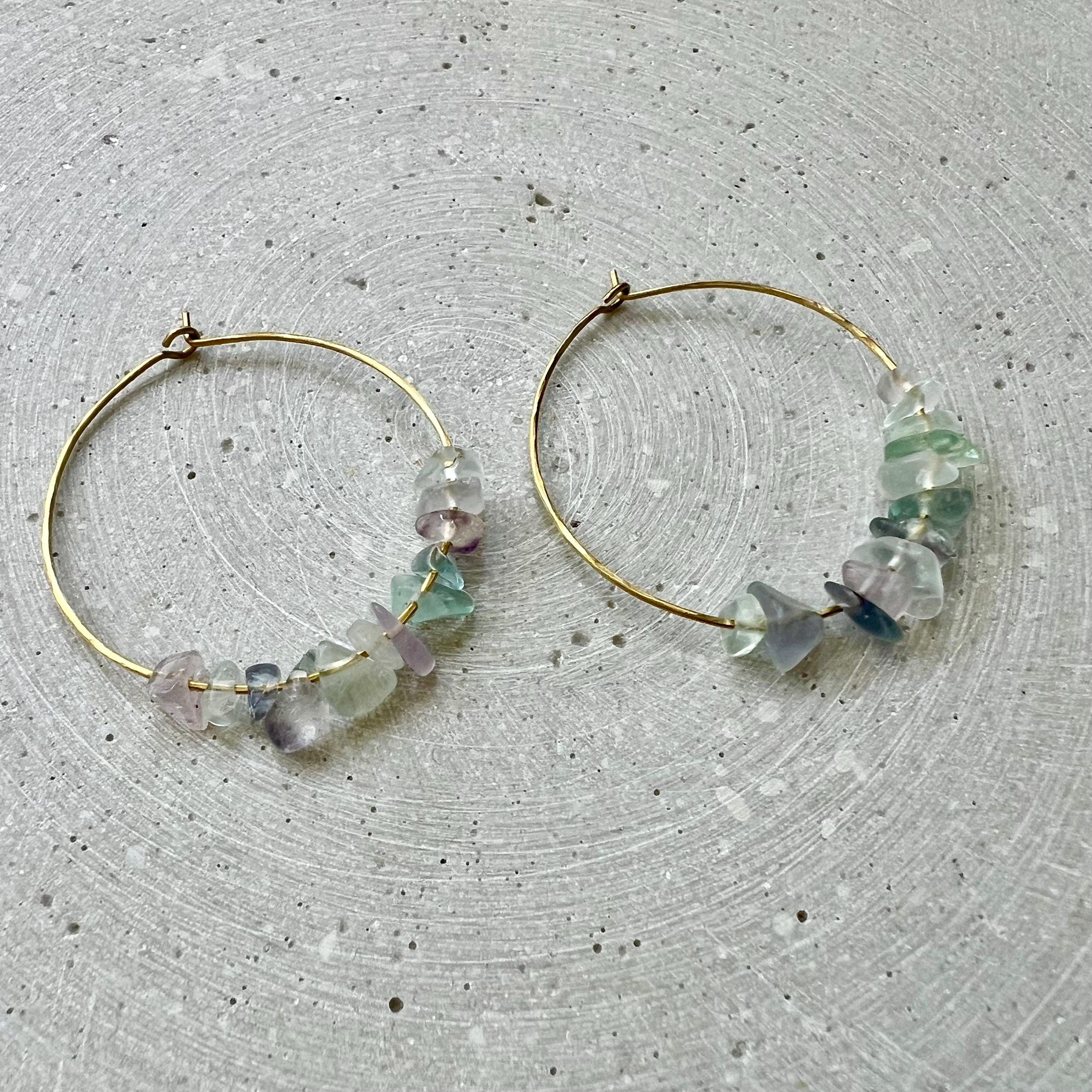 Fluorite Nugget Hoop Earrings, Transparant Gemstone Creole, Handmade Hammered Brass Jewelry